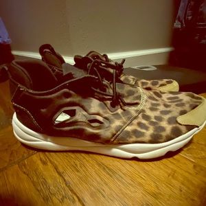 Reebok leopard sneakers size 8.5